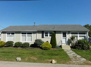 33 Elizabeth Rd, Narragansett, RI 02882