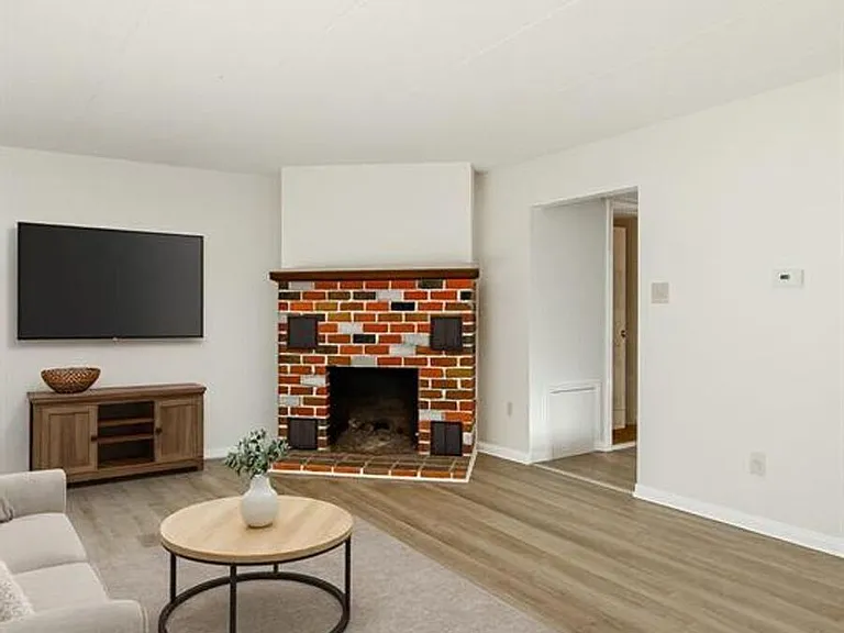 1410 Washington Pl — Photo 21