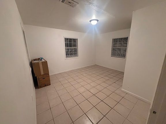 5th image of 4404 Lillian Hwy