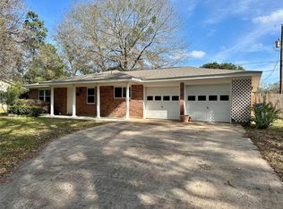 113 Carriage Ln, Silsbee, TX 77656