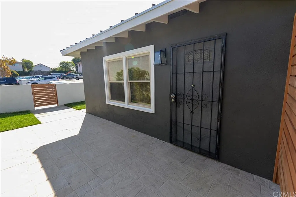 Studio, 400 sqft, $2,895 — Photo 4