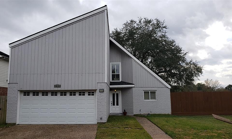 1st image of 3215 Shady Glen Ln