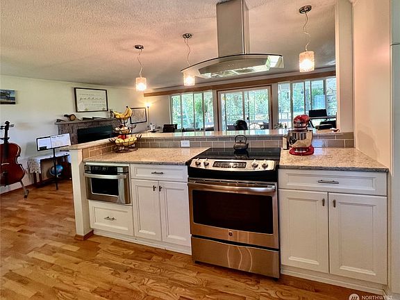 4th image of 11417 94th Avenue Ct SW
