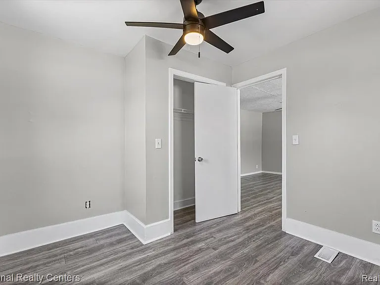 25357 Lawn St — Photo 7