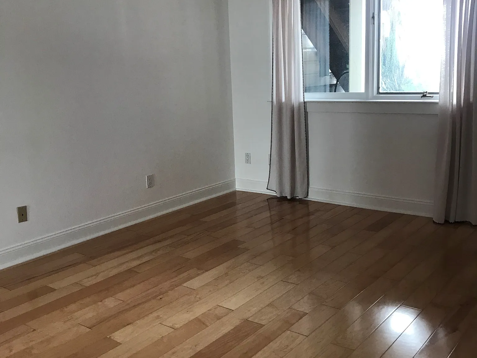 1 bed, 750 sqft, $4,200 — Photo 1