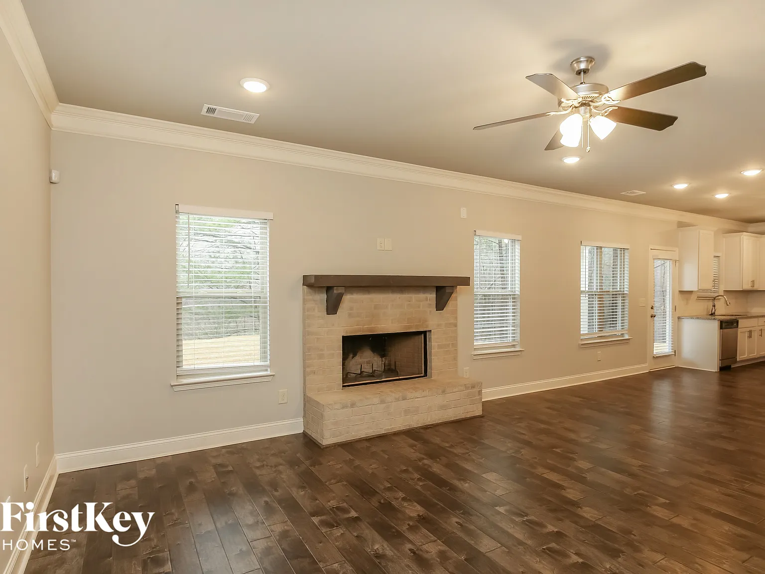 4 bed, 2.5 bath, 2715 sqft, $2,850 — Photo 3