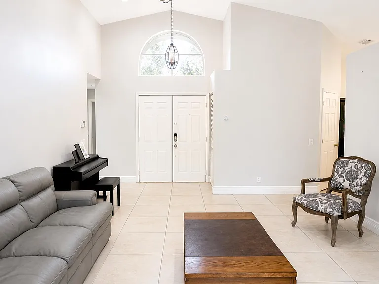 396 Carrington Dr — Photo 3
