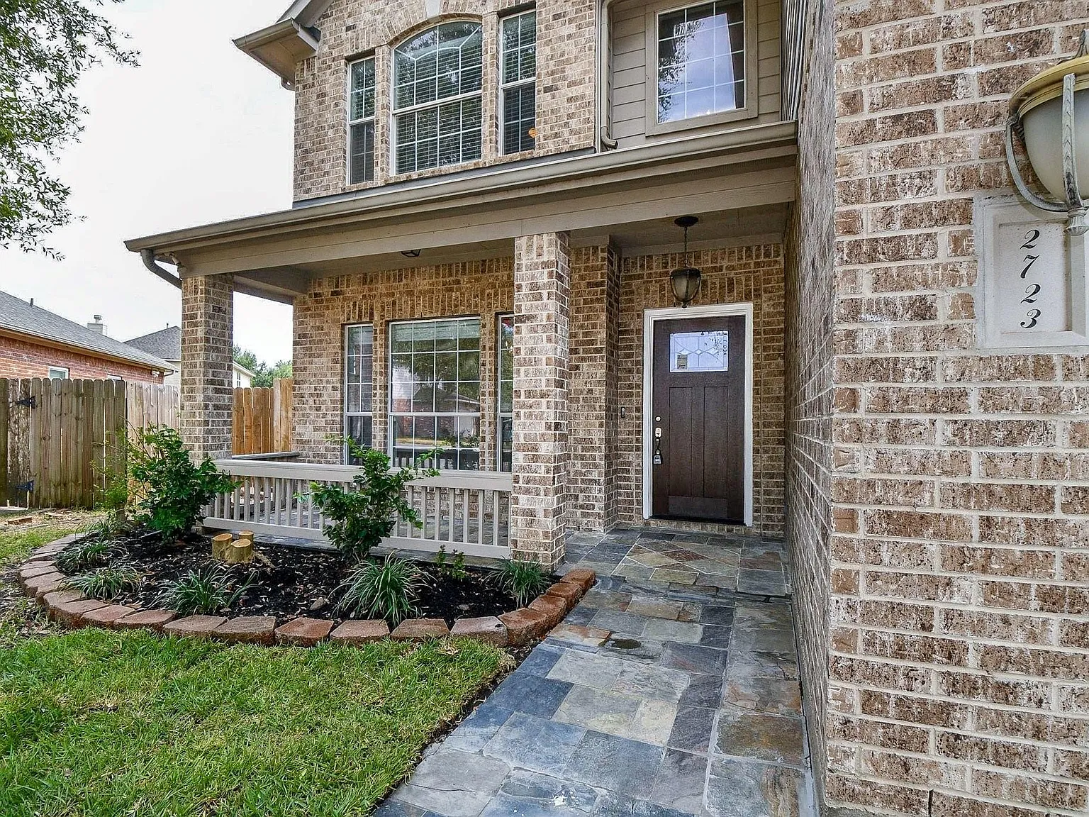 4 bed, 2.5 bath, 2346 sqft, $2,500 — Photo 3