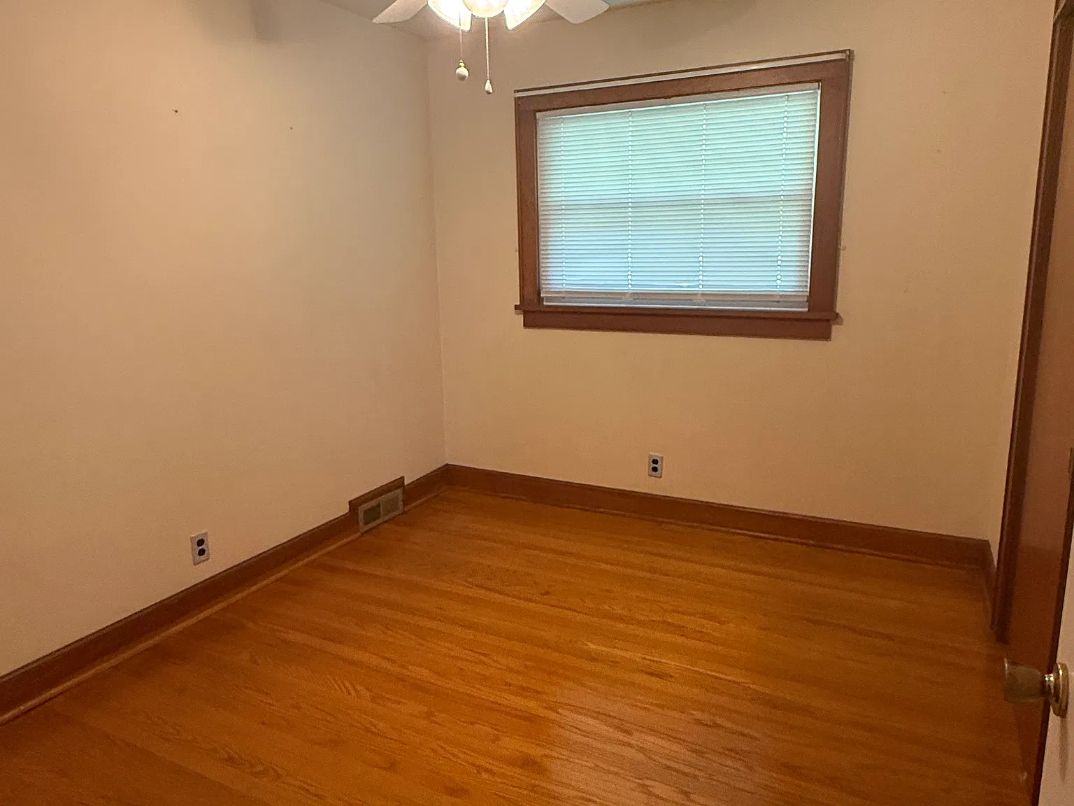 3 bed, 1.5 bath, 1361 sqft, $1,600 — Photo 1