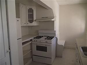 2nd image of 219 E Willow St