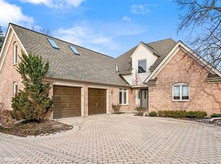 553 Rivershire Pl, Lincolnshire, IL 60069