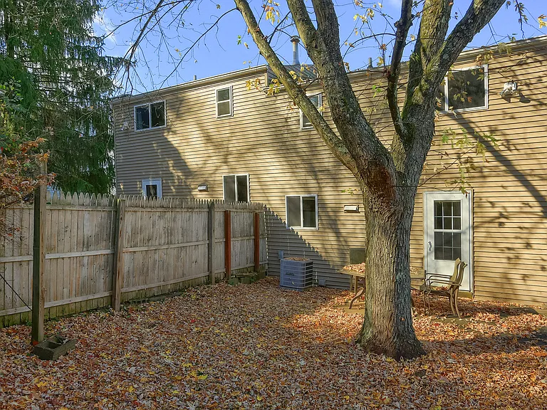 4286 Sample Ct — Photo 6