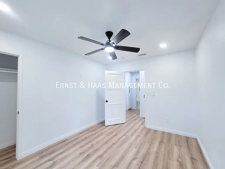 5019 Ashworth St — Photo 18