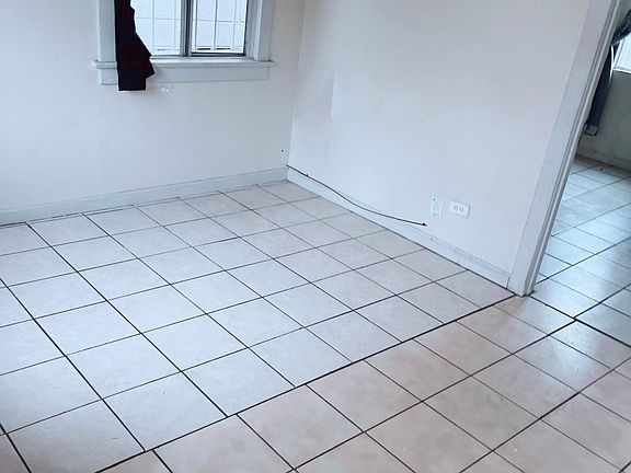 3rd image of 2-1349 W 65th St #2