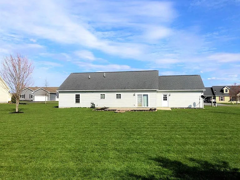 4 Shirley Dr — Photo 16