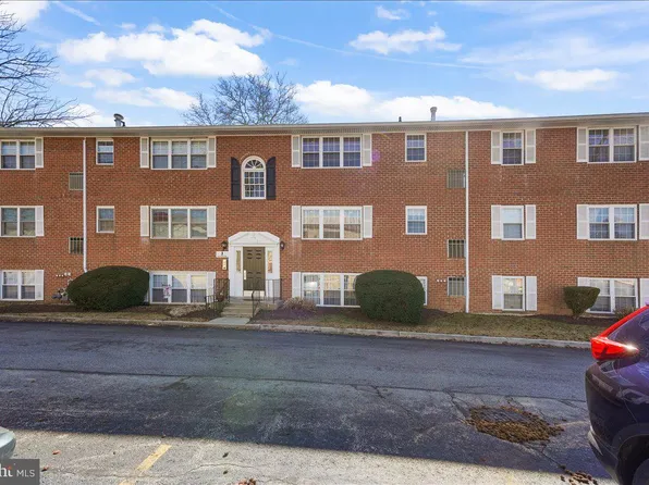 814 South Ave APT J10, Secane, PA 19018