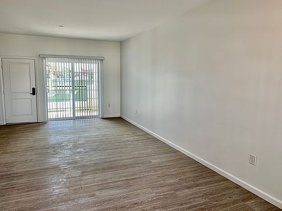 4th image of 177 N Myrtle Ave APT C26