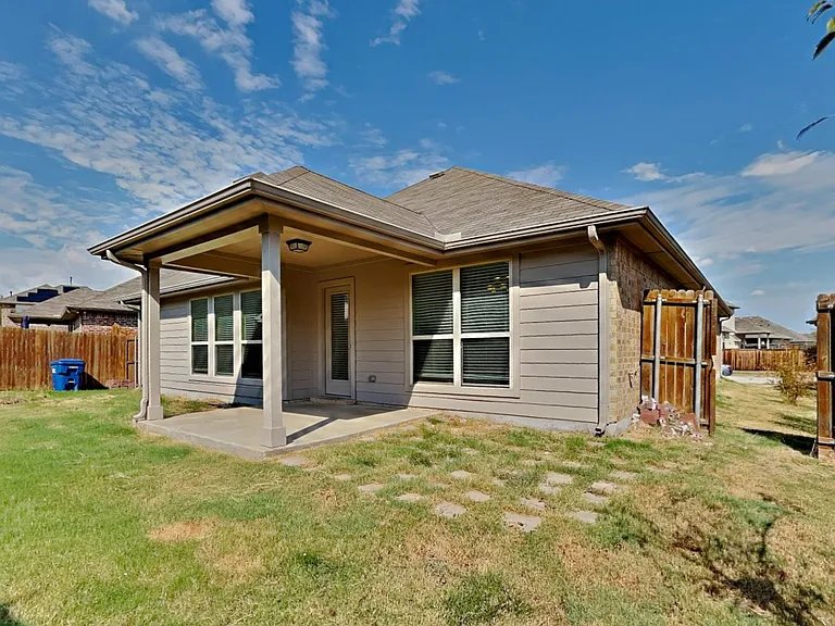 504 Fossil Creek Dr — Photo 21