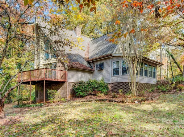 5596 Huffman Farm Rd, Hickory, NC 28602