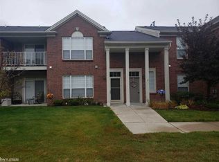 51713 Adler Park Dr W, Chesterfield, MI