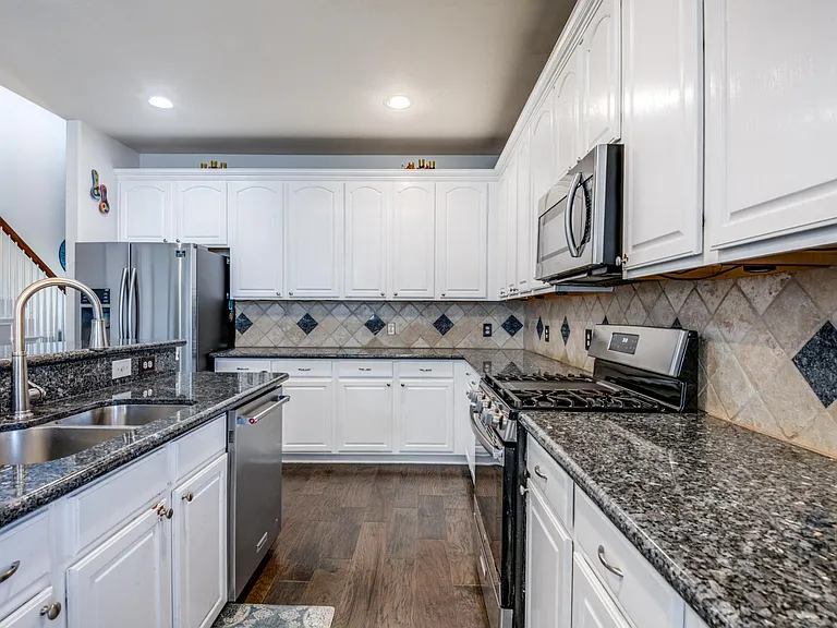 7801 Riverwalk Trl — Photo 11