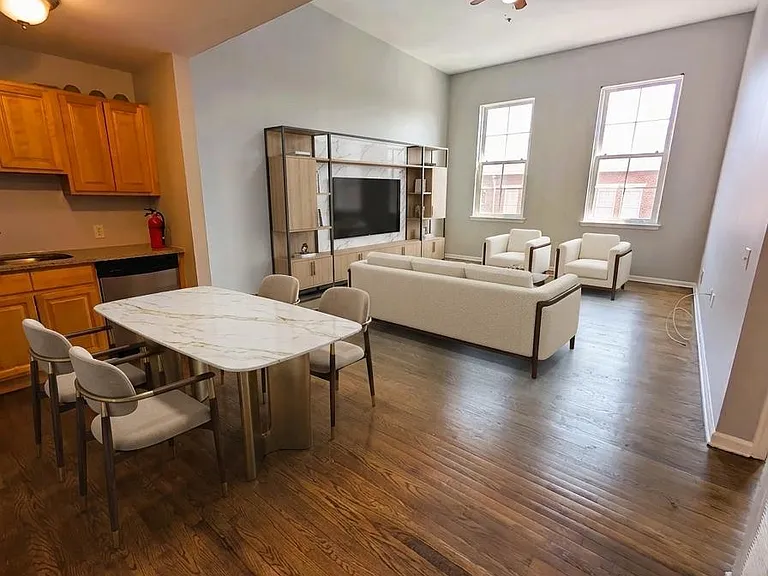 19 Market St #405 — Photo 5