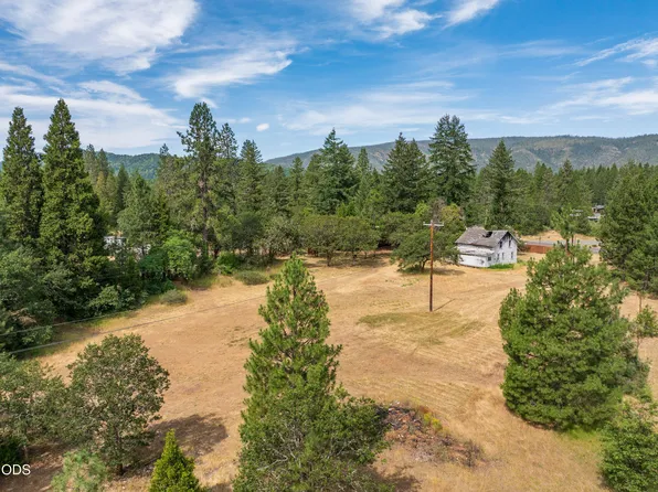 33105 Redwood Hwy #O, O'Brien, OR 97534
