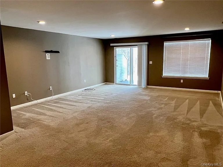 95 Meadow View Dr — Photo 28