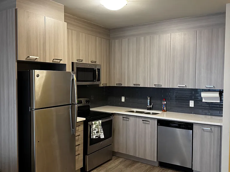 150 Main St W #13 — Photo 7