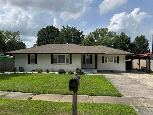 1809 Woodland Dr, Paragould, AR 72450