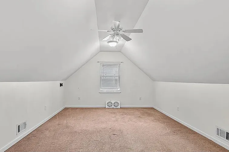 2922 Bailey Ave — Photo 17