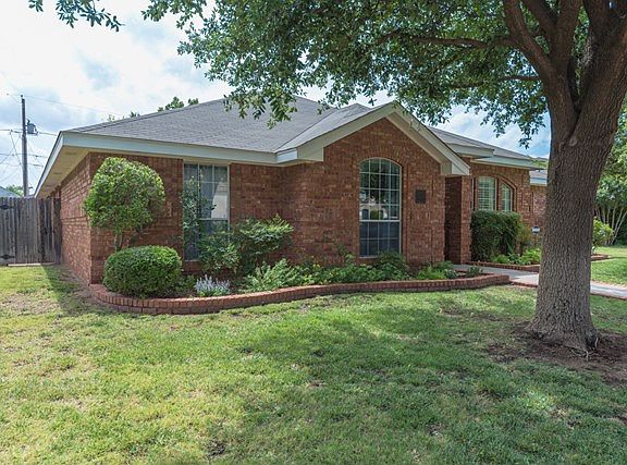 3rd image of 3311 Rosemont Dr