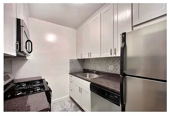 Rented by Bizzarro Agency | media 12