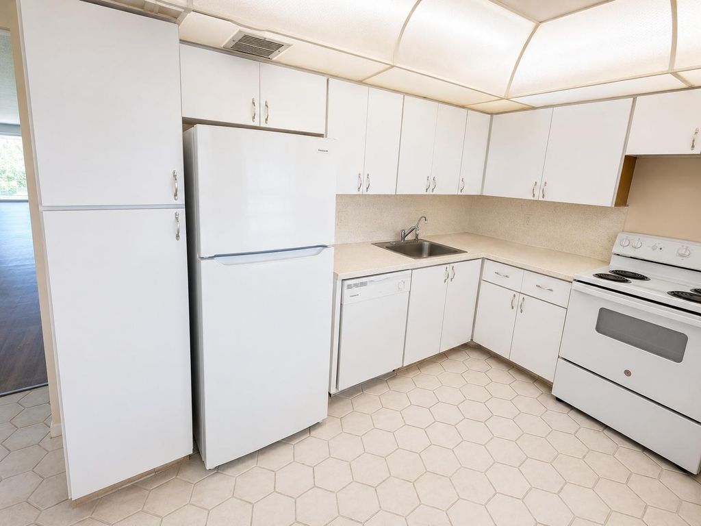 3520 Oaks Way #402, photo 5