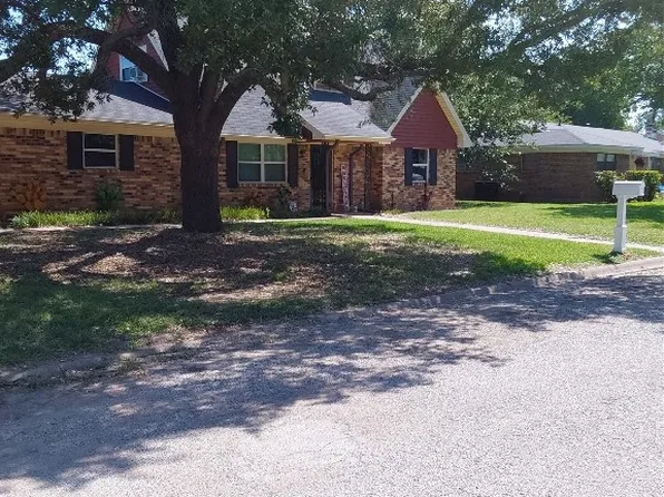 1101 W Edwards St, Olney, TX 76374