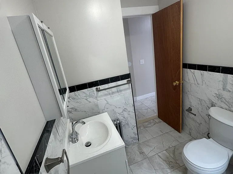 6607 Broadway #4B — Photo 4