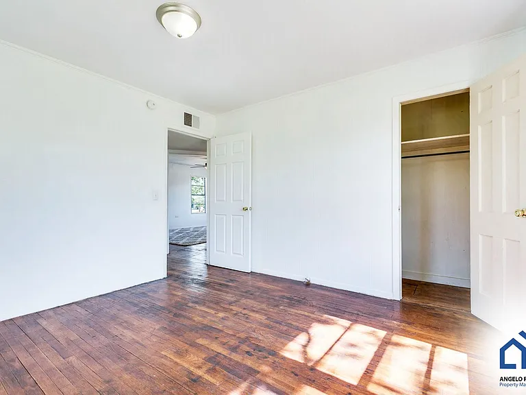 107 Belaire Ave — Photo 13