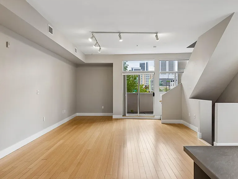 2400 Champa St #5 — Photo 11