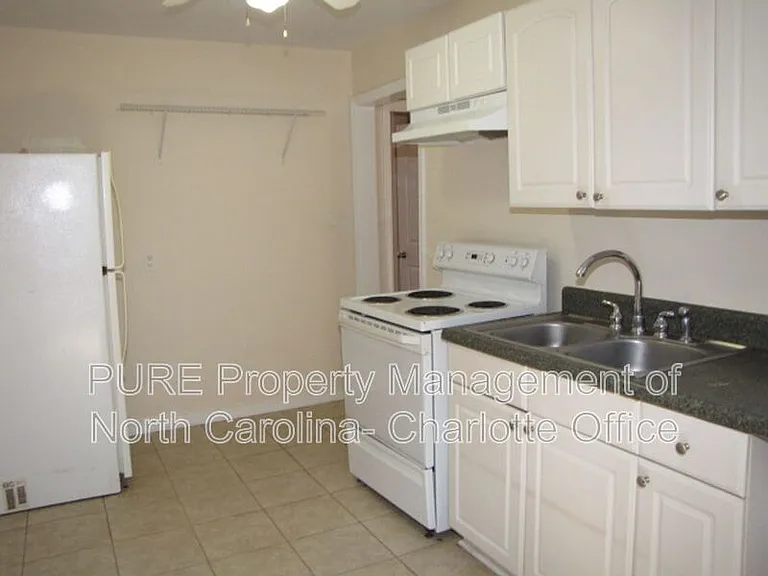 1933 Saint Luke St #1 — Photo 9