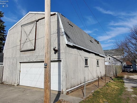 4th image of 1523 Camp St