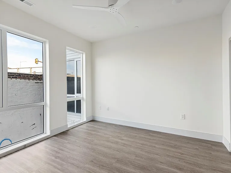 1221 E Fletcher St #212A — Photo 8