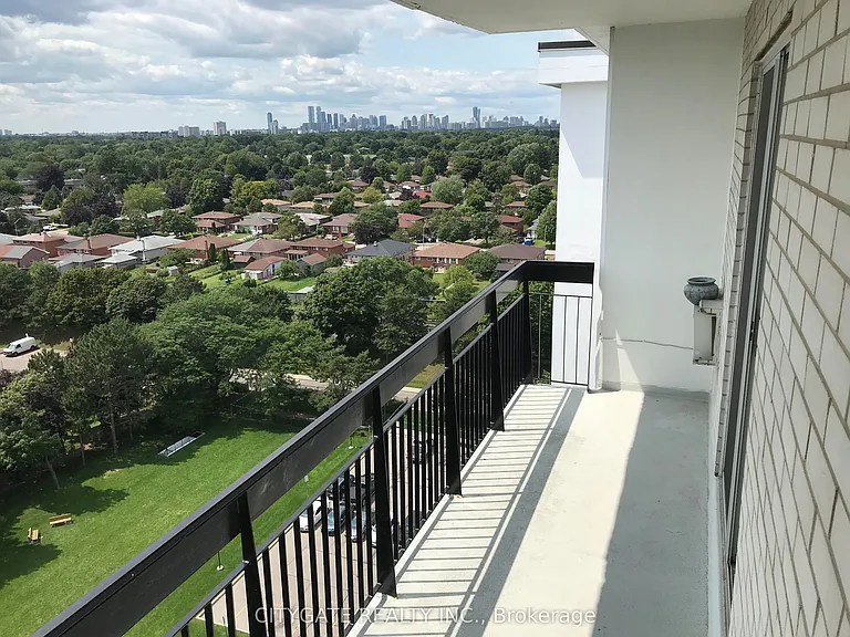 1100 Caven St #Penthouse 10 — Photo 9