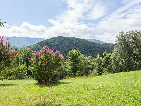4th image of 6131 Peaceful Dr