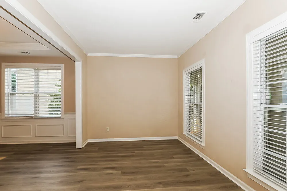 4 bed, 2.5 bath, 2142 sqft, $2,360 — Photo 4