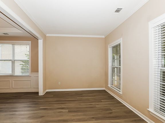 4th image of 2505 Mockingbird Ln