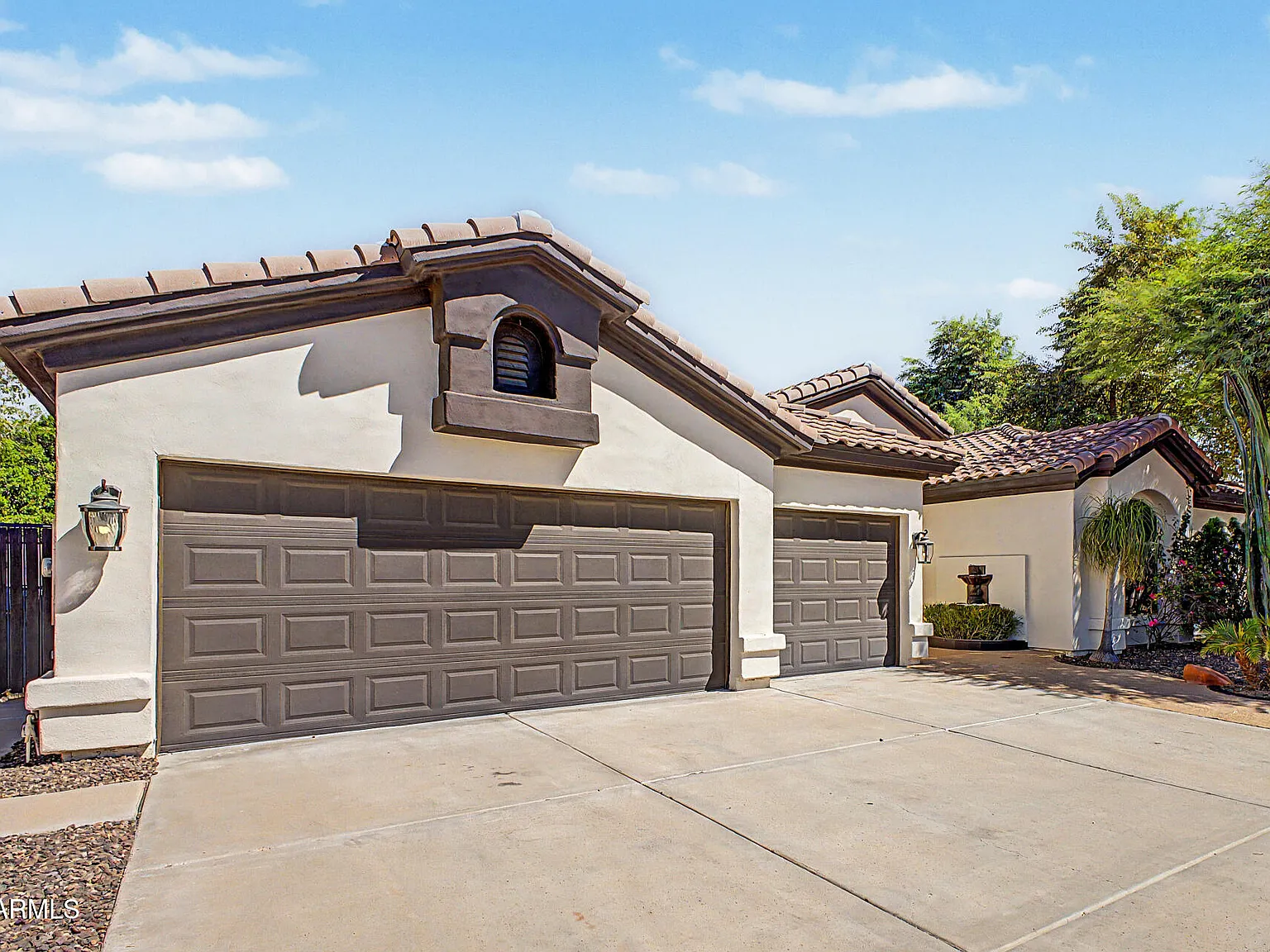 4 bed, 3.0 bath, 2734 sqft, $5,000 — Photo 2