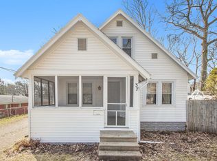 37 Ridgewood St, Kalamazoo, MI 49001