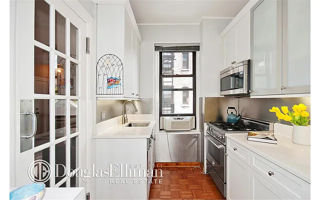 Sold by Douglas Elliman | media 19