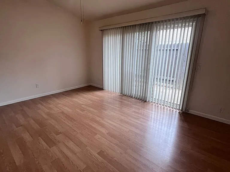 7915 Zenith Dr — Photo 5