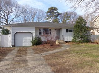 2 Newtown Ave, Selden, NY 11784